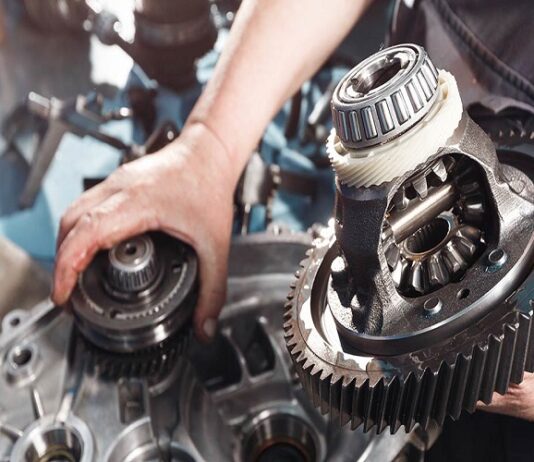 Get the Reputed Service on Truck Transmission Repair Reputed Service on Truck Transmission Repair